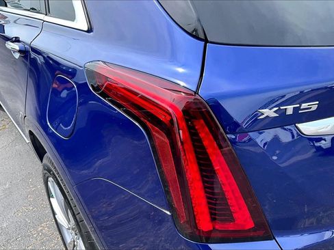 Certified 2025 Cadillac XT5 Premium Luxury w/ Technology Package AWD/4WD image 28