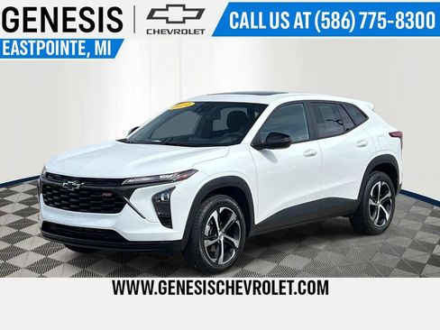 Used 2024 Chevrolet Trax RS w/ Sunroof Package FWD image 1