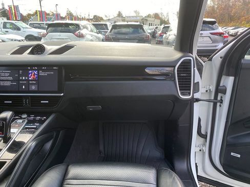 Used 2020 Porsche Cayenne S image 29