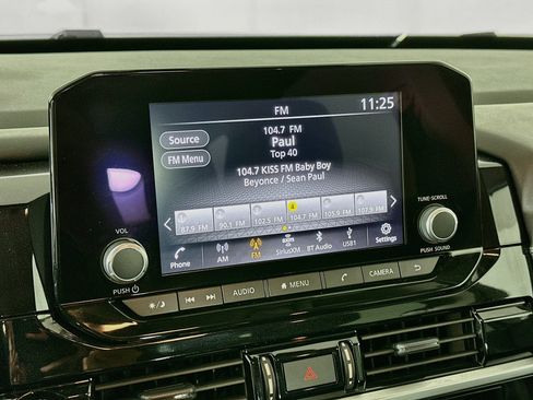 Used 2025 Nissan Pathfinder SV FWD image 21