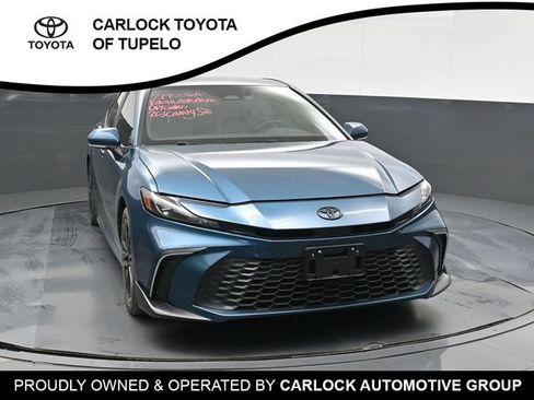 Used 2025 Toyota Camry SE w/ Convenience Package FWD image 7