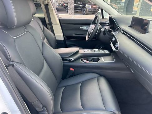 Used 2025 Genesis GV70 2.5T image 36