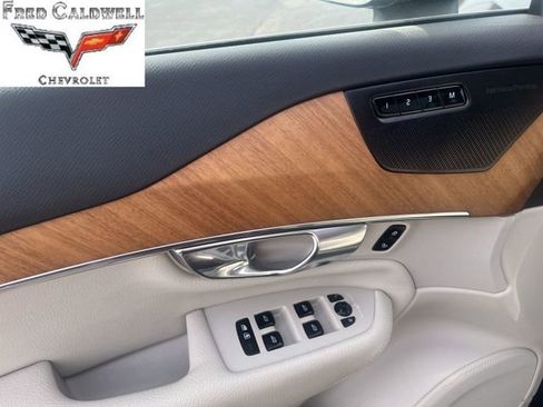 Used 2022 Volvo XC90 T8 Inscription Expression w/ Advanced Package image 23