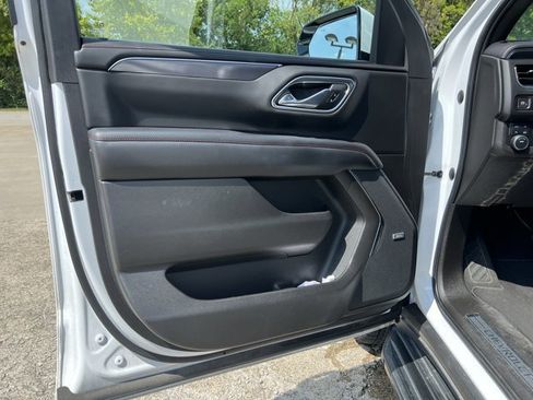 Used 2021 Chevrolet Tahoe RST w/ Luxury Package AWD/4WD image 23