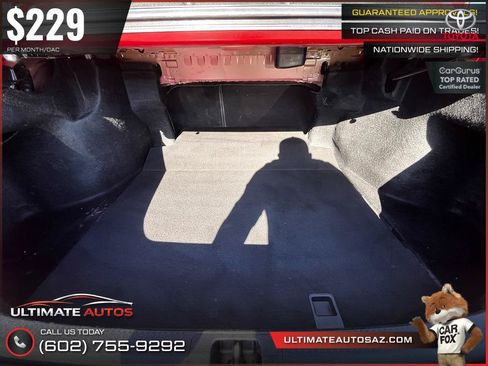 Used 2019 Toyota Camry SE w/ Carpet Mat Package FWD image 13