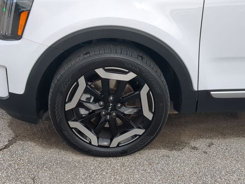 Certified 2025 Kia Telluride S image 10