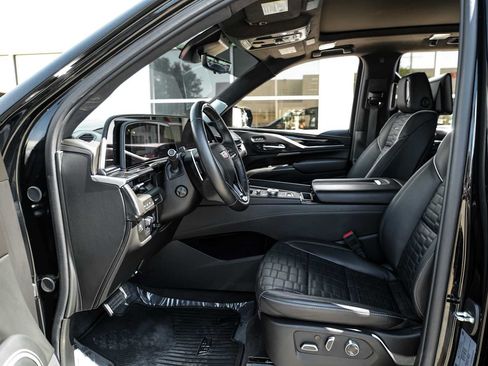 Used 2024 Cadillac Escalade V w/ LPO, ONYX Package AWD/4WD image 4