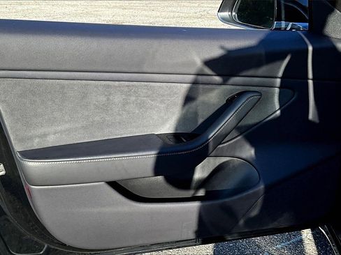 Used 2019 Tesla Model 3 Long Range image 17