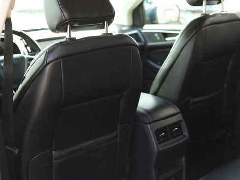 Used 2020 Ford Edge SEL FWD image 31