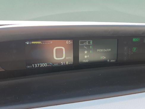 Used 2019 Toyota Prius L Eco image 20