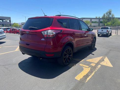 Used 2017 Ford Escape SE w/ Equipment Group 201A FWD image 5