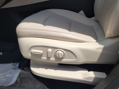 Used 2022 Buick Enclave Essence FWD image 12