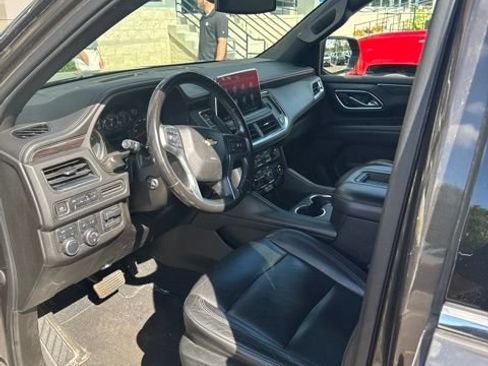 Used 2021 Chevrolet Suburban LT w/ LT Signature Package AWD/4WD image 9