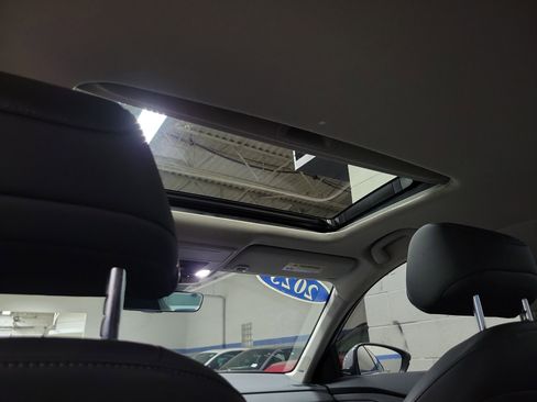 Used 2023 Honda Accord Touring image 11