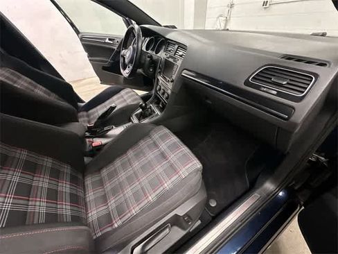 Used 2017 Volkswagen GTI S image 18