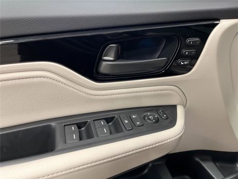 New 2026 Honda Odyssey Touring image 15