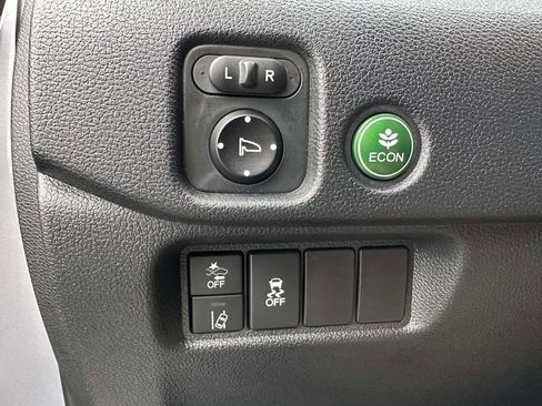 Used 2022 Honda Pilot Sport image 19