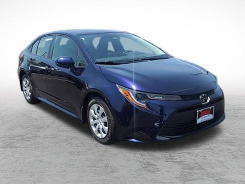 Certified 2023 Toyota Corolla LE w/ Carpet Mat Package (TMS) FWD image 3