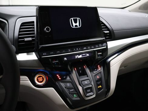 New 2026 Honda Odyssey Touring image 23