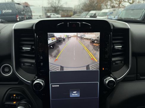 Used 2024 RAM 2500 Big Horn w/ Sport Appearance Package image 19