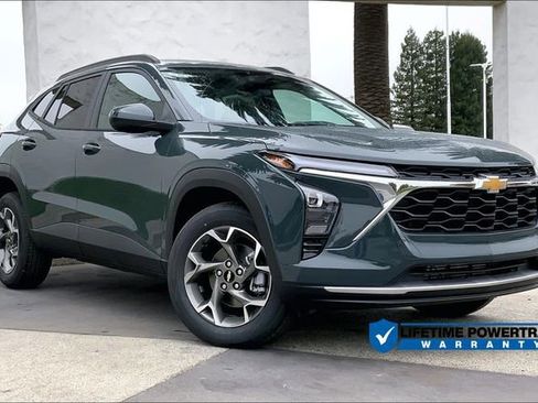 New 2026 Chevrolet Trax LT image 2