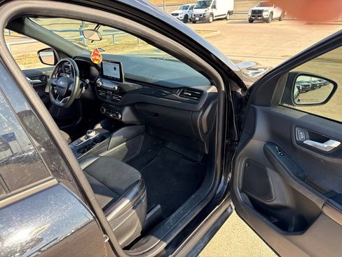 Used 2023 Ford Escape ST-Line AWD/4WD image 16