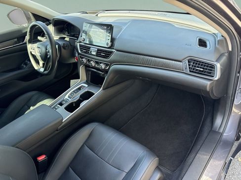 Used 2022 Honda Accord Touring image 18