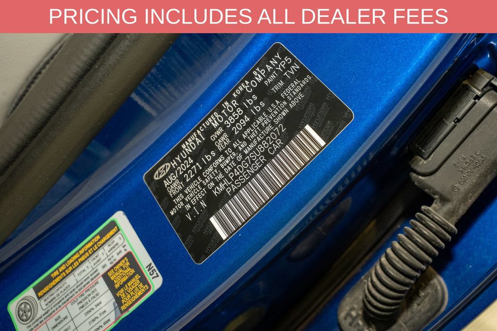 Used 2025 Hyundai Elantra Limited FWD image 21