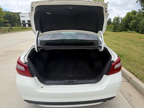 Used 2018 Nissan Altima 2.5 SV FWD image 14