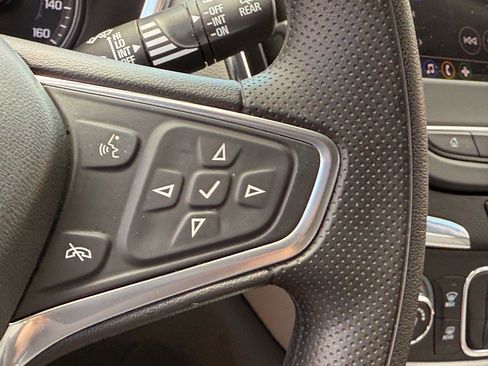 Used 2023 Chevrolet Equinox LS w/ LS Convenience Package image 9