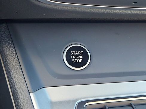 New 2025 Audi Q3 2.0T Premium image 14