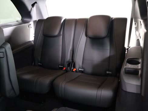 Used 2025 Mercedes-Benz GLS 450 4MATIC image 42