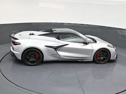 Used 2026 Chevrolet Corvette Z06 w/ Stealth Interior Trim Package image 17