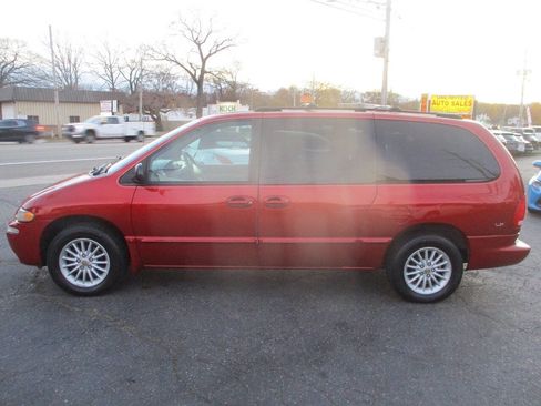 Used 2000 Chrysler Town & Country LX image 4