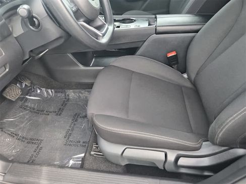 Used 2024 Nissan Rogue S image 17