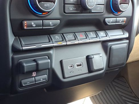 Used 2019 Chevrolet Silverado 1500 LT w/ All-Star Edition image 22