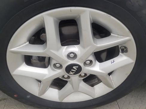 Used 2023 Kia Soul LX w/ LX Technology Package FWD image 31