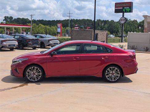 Used 2022 Kia Forte GT w/ GT Technology Package FWD image 2