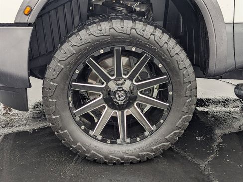 Used 2021 Nissan Titan Platinum Reserve w/ Moonroof Package image 10