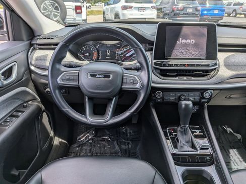 Used 2022 Jeep Compass Latitude w/ Convenience Group AWD/4WD image 24