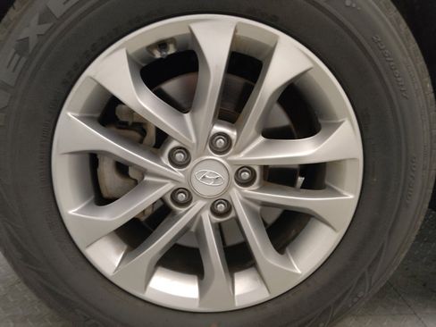 Used 2020 Hyundai Santa Fe SE image 31