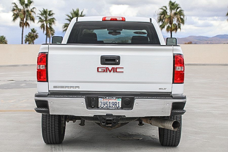 Used 2015 GMC Sierra 2500 SLT w/ SLT Preferred Package AWD/4WD image 6