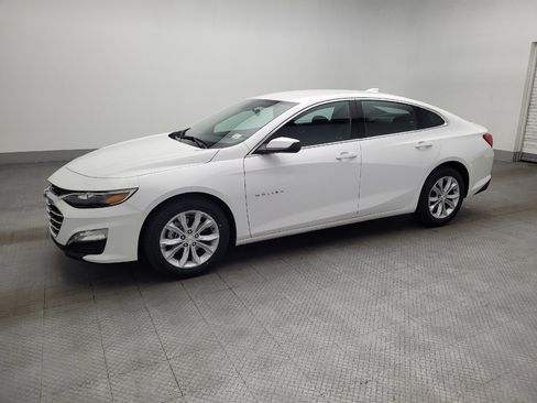 Used 2025 Chevrolet Malibu LT image 2