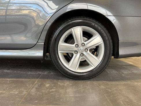 Used 2011 Toyota Camry SE image 37