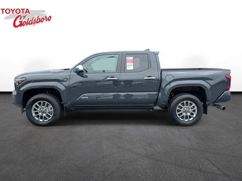 Used 2025 Toyota Tacoma Limited AWD/4WD image 8