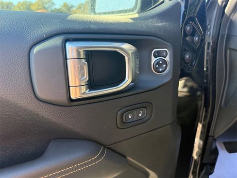 New 2025 Jeep Wrangler Unlimited Rubicon 392 image 18