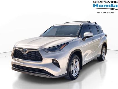Used 2022 Toyota Highlander LE