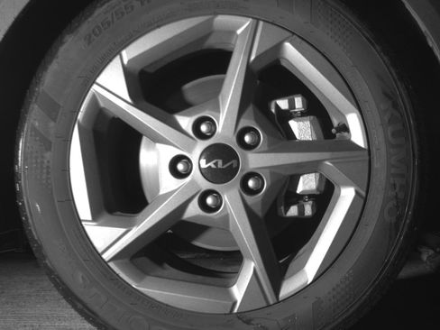 Used 2025 Kia K4 LXS image 13