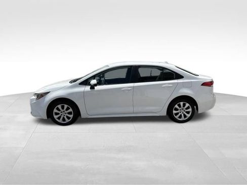 Used 2025 Toyota Corolla LE FWD image 12