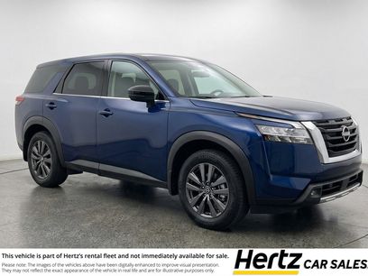 Used 2025 Nissan Pathfinder SV